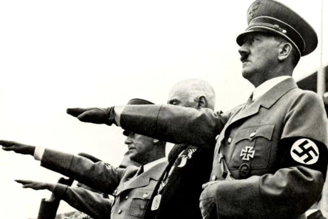 Dlaczego Niemcy poparli Hitlera? Analiza przyczyn i skutków tej decyzji